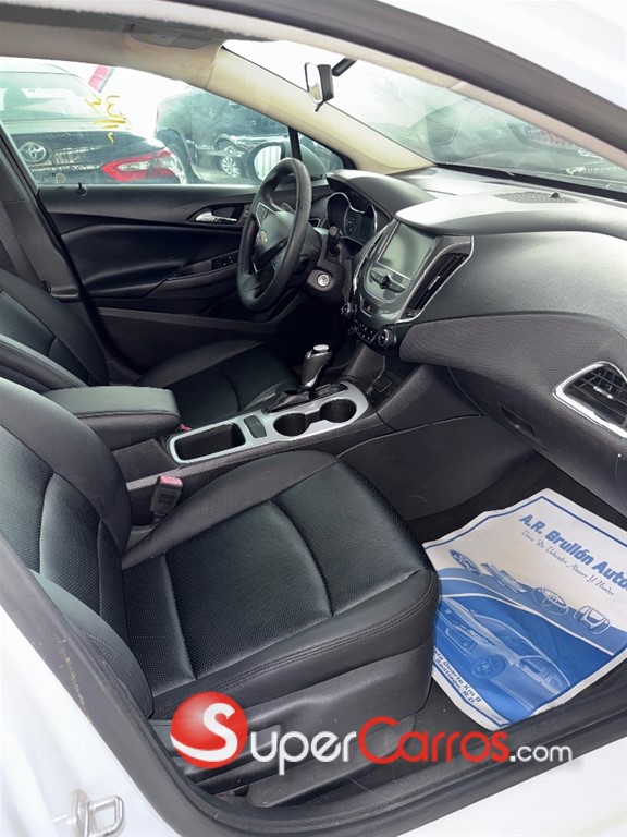 2018 Chevrolet Cruze LT — foto 9 / 9