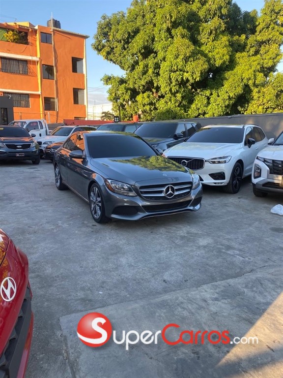 2018 Mercedes-Benz Clase C 300 — foto 2 / 8