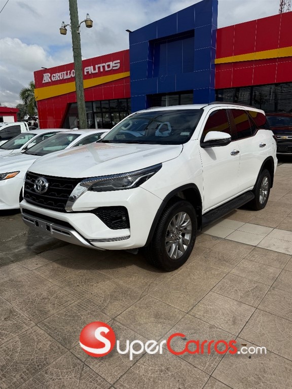 2023 Toyota Fortuner SRV