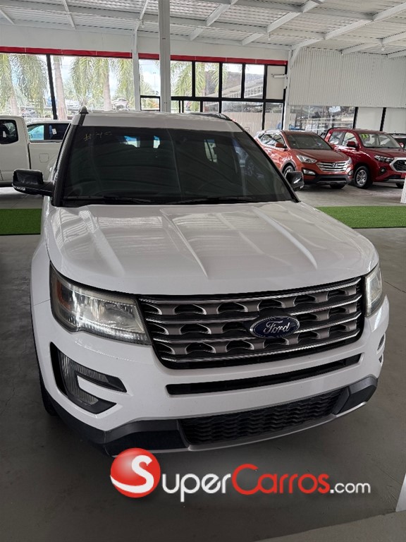 2017 Ford Explorer XLT — foto 2 / 9
