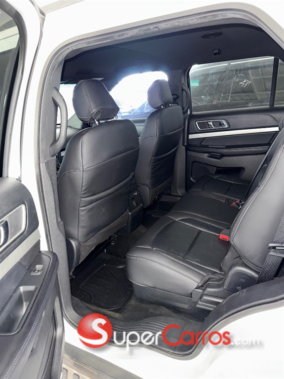 2017 Ford Explorer XLT — foto 8 / 9