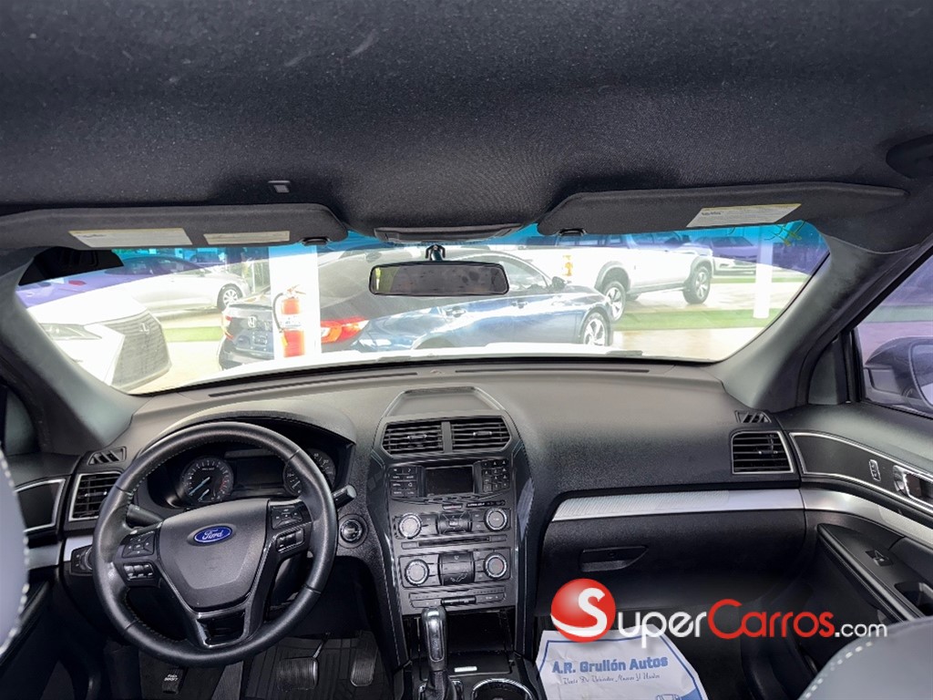 2017 Ford Explorer XLT — foto 9 / 9