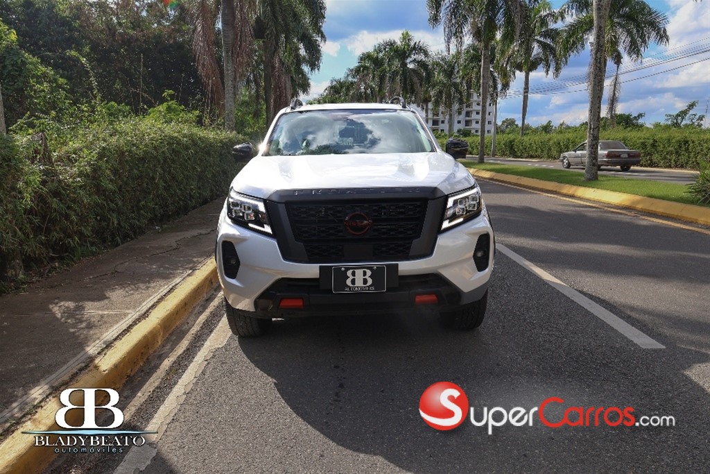 2026 Nissan Frontier Pro-4X — foto 2 / 11