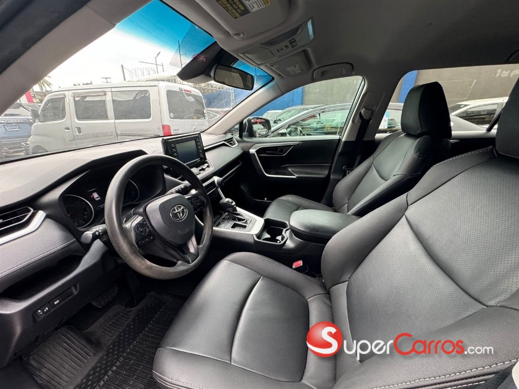 2021 Toyota RAV4 LE — foto 8 / 11