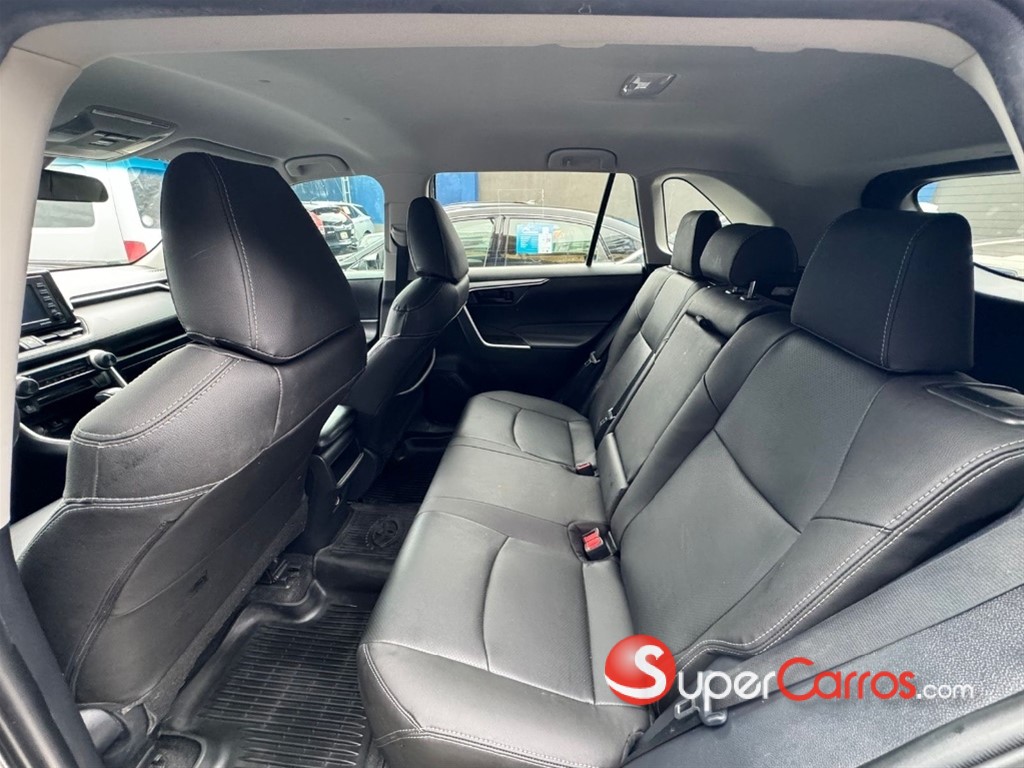 2021 Toyota RAV4 LE — foto 9 / 11