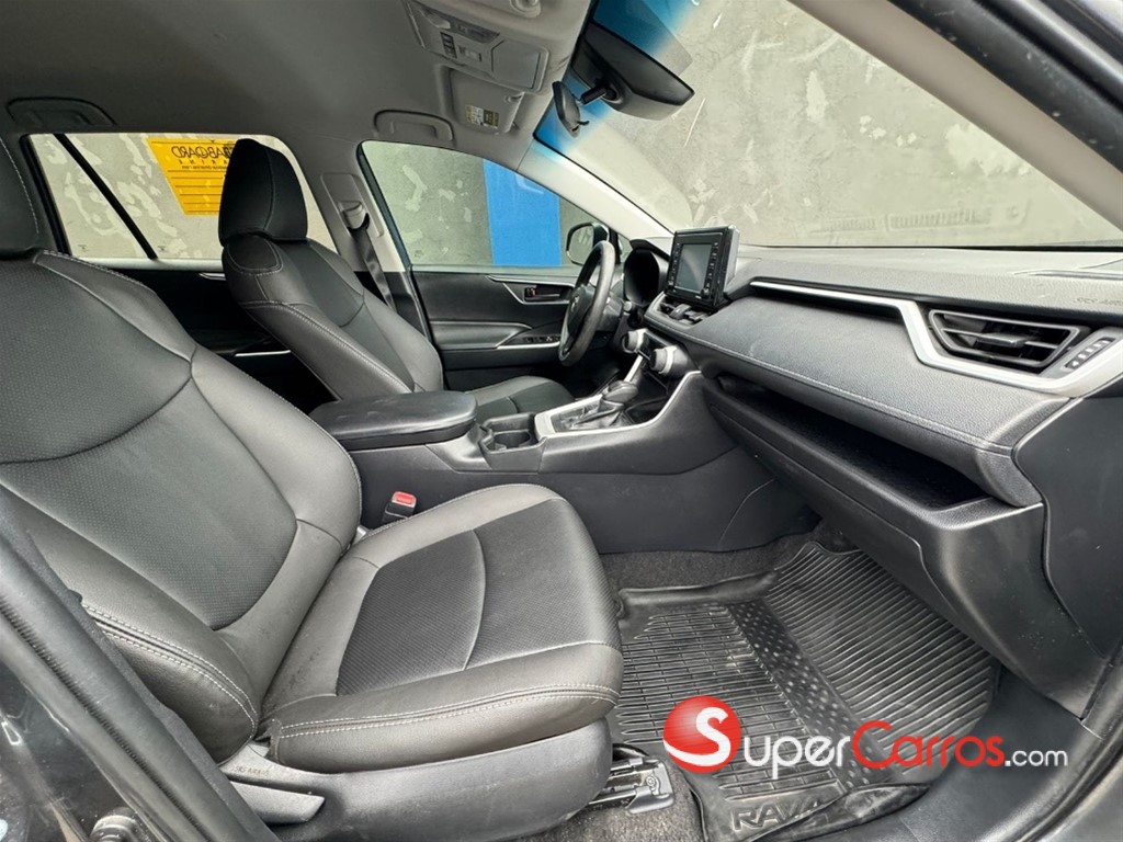 2021 Toyota RAV4 LE — foto 10 / 11