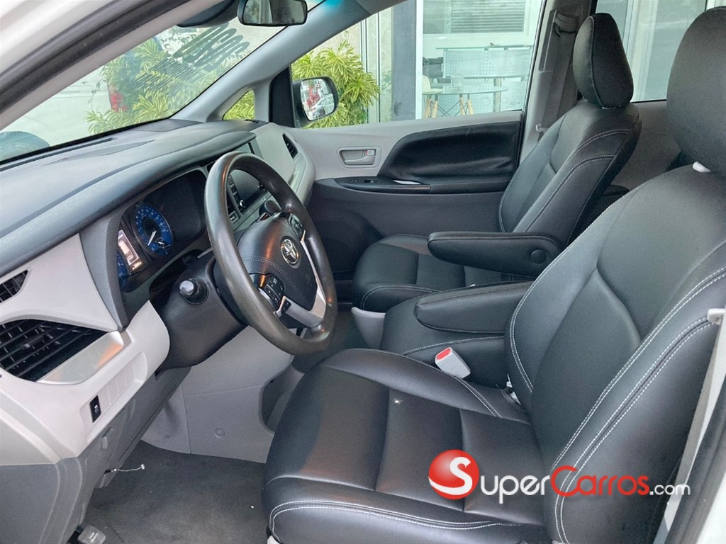 2020 Toyota Sienna — foto 7 / 10