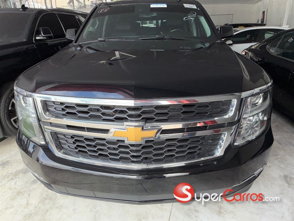 2019 Chevrolet Suburban — foto 2 / 9
