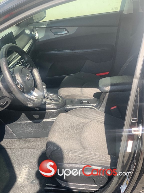 2020 Kia Forte LXS — foto 6 / 8
