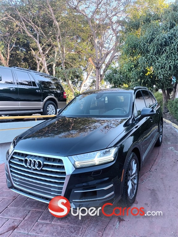2017 Audi Q7 Desingn Plus