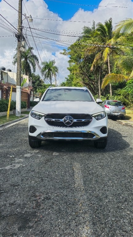 2025 Mercedes-Benz Clase GLC 200 — foto 2 / 12