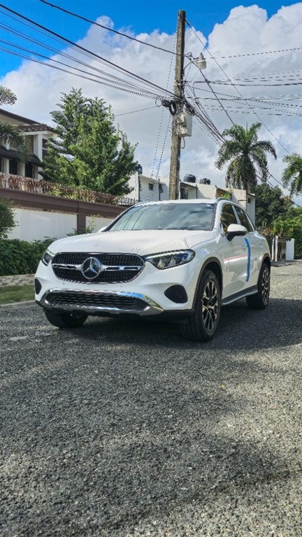 2025 Mercedes-Benz Clase GLC 200 — foto 3 / 12