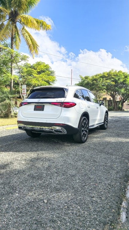 2025 Mercedes-Benz Clase GLC 200 — foto 4 / 12
