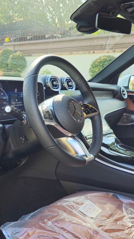 2025 Mercedes-Benz Clase GLC 200 — foto 10 / 12