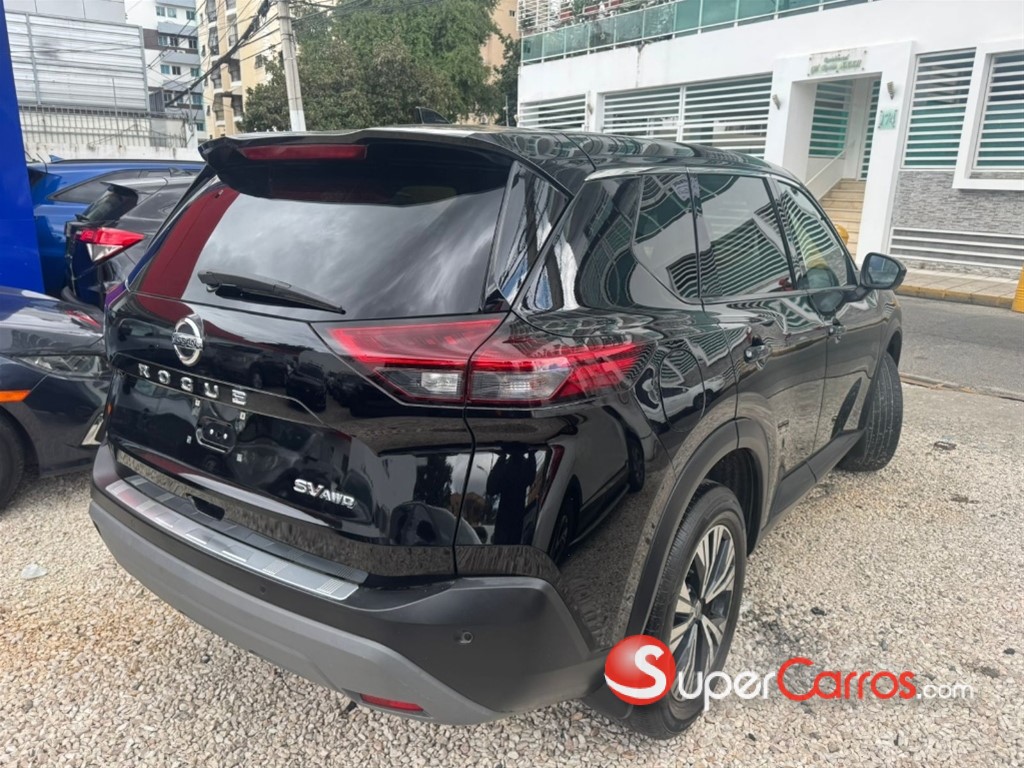 2021 Nissan Rogue SV — foto 2 / 10