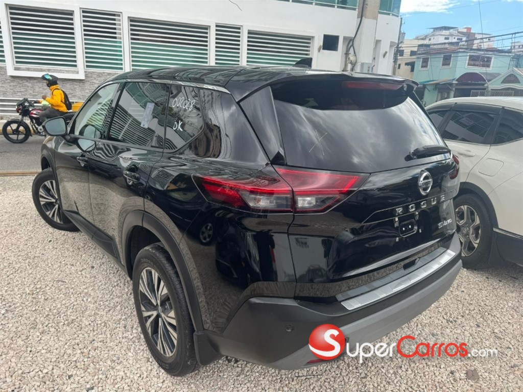 2021 Nissan Rogue SV — foto 3 / 10