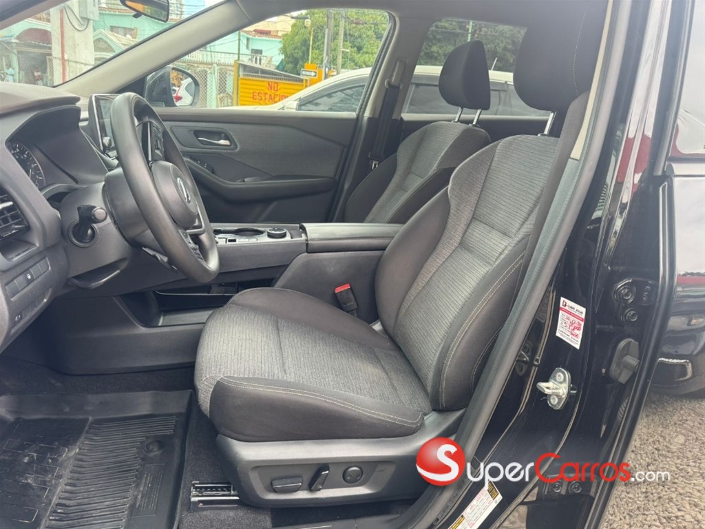2021 Nissan Rogue SV — foto 4 / 10