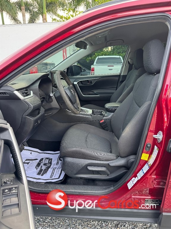 2021 Toyota RAV4 LE — foto 8 / 11