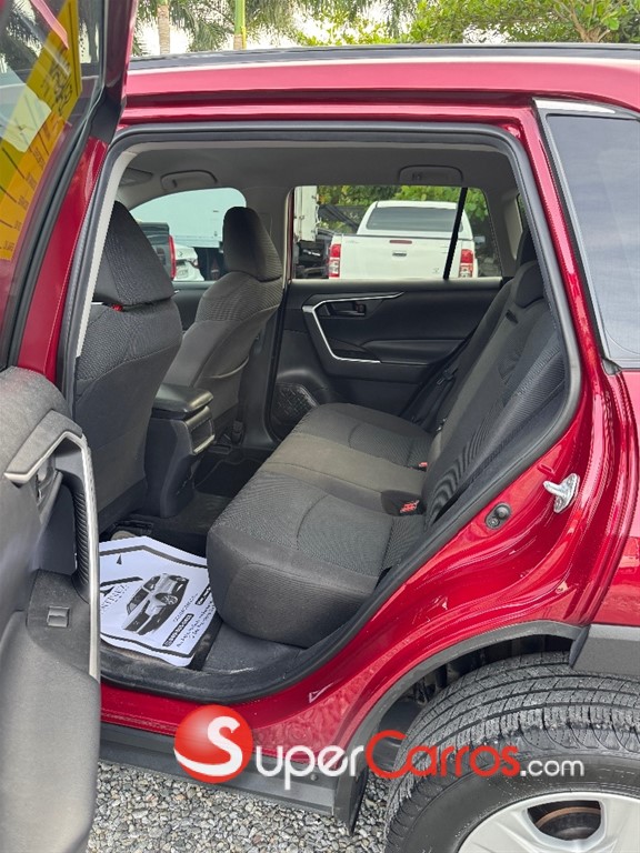 2021 Toyota RAV4 LE — foto 9 / 11
