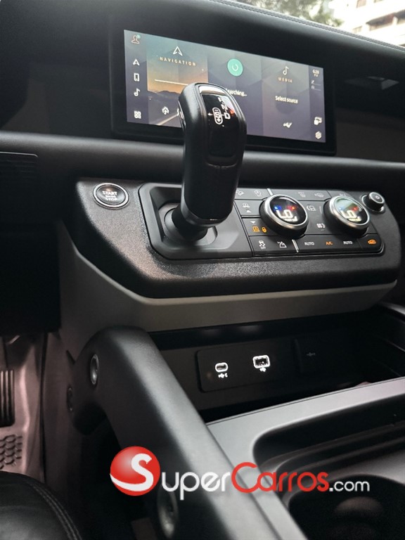2020 Land Rover Defender P400 — foto 8 / 12