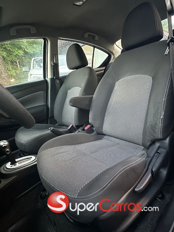 2018 Nissan Versa Sport — foto 9 / 10