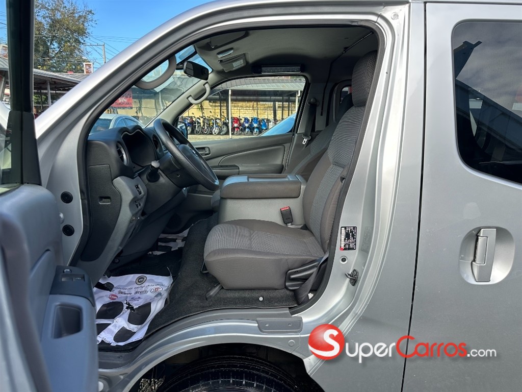 2019 Nissan Caravan — foto 3 / 9