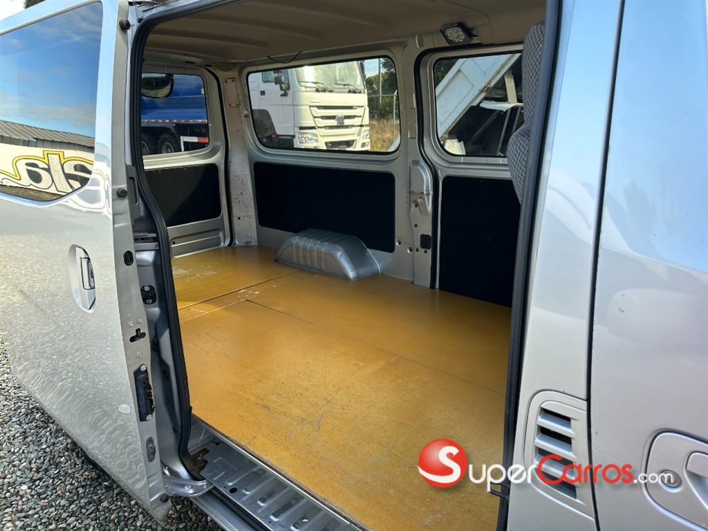 2019 Nissan Caravan — foto 5 / 9