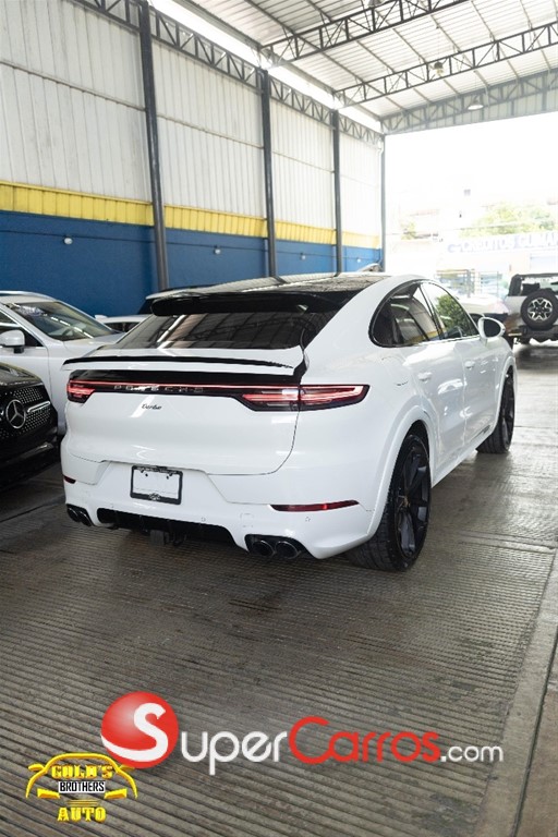 2021 Porsche Cayenne Turbo — foto 6 / 12