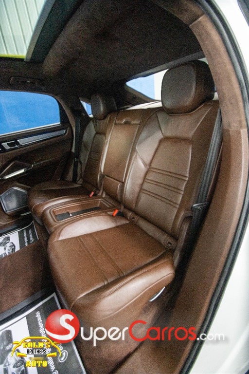 2021 Porsche Cayenne Turbo — foto 8 / 12