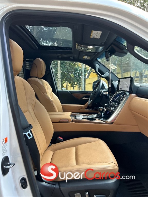 2022 Lexus LX 600 Luxury — foto 7 / 10