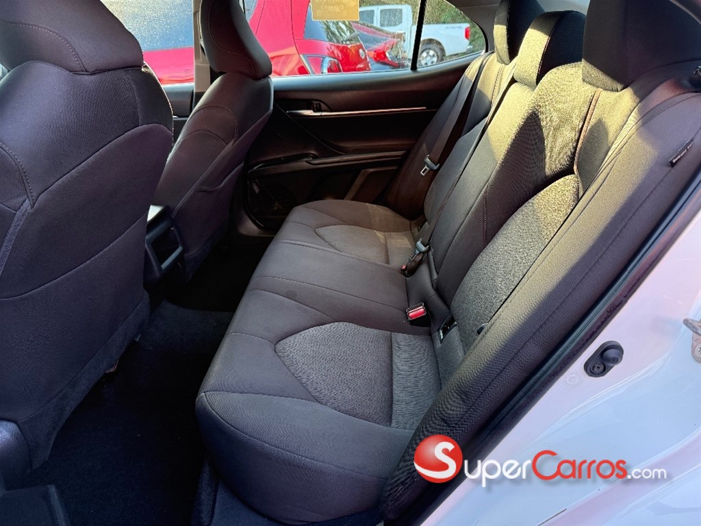 2020 Toyota Camry LE — foto 6 / 8