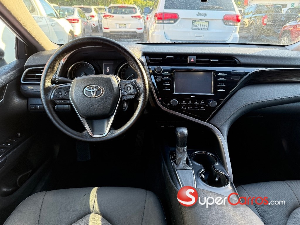 2020 Toyota Camry LE — foto 8 / 8