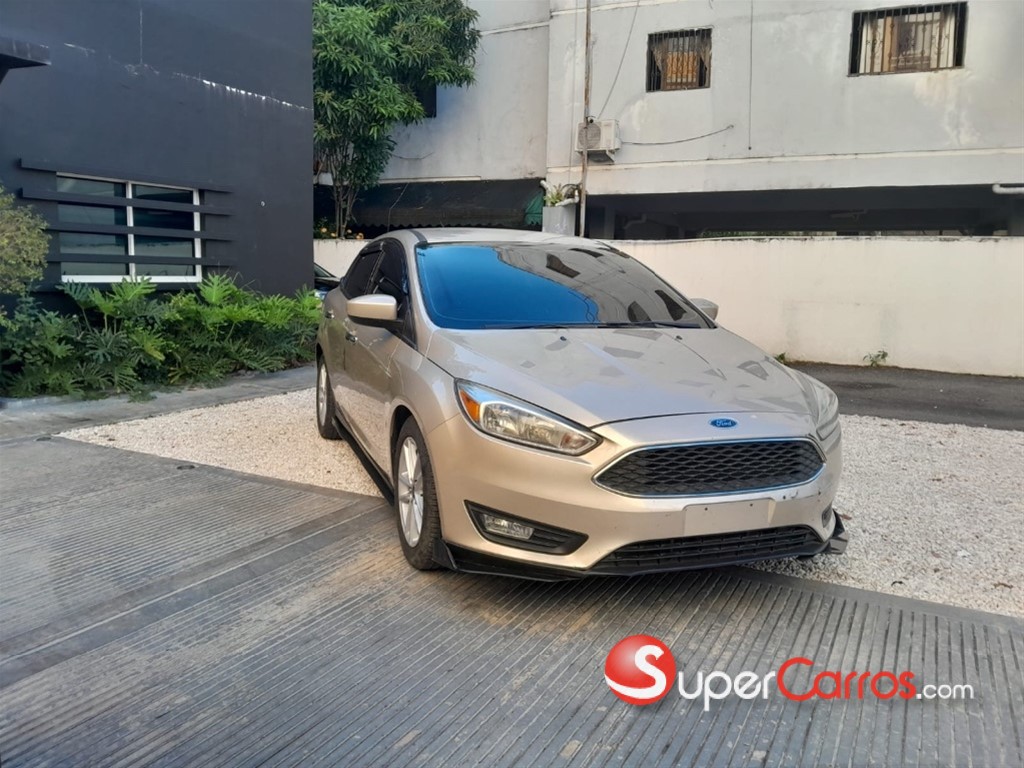 2018 Ford Focus SE — foto 3 / 6