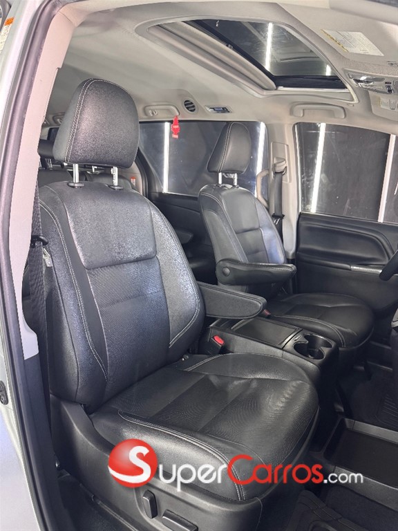 2020 Toyota Sienna SE — foto 9 / 11