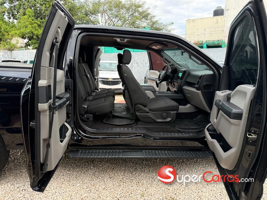 2019 Ford F 150 STX — foto 8 / 11