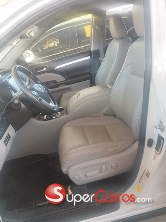 2019 Toyota Highlander XLE — foto 2 / 9