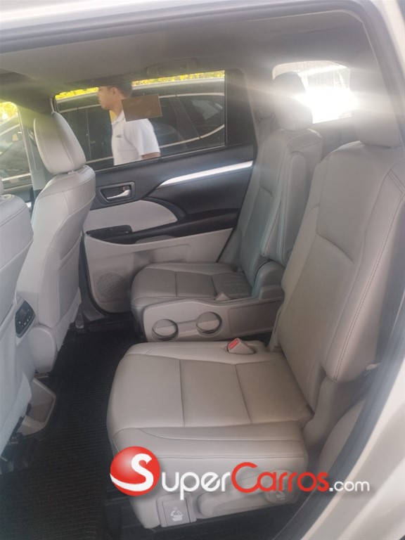 2019 Toyota Highlander XLE — foto 7 / 9