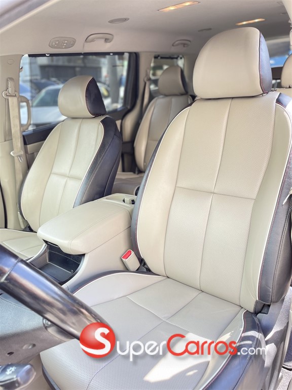2020 Kia Sedona EX — foto 6 / 10