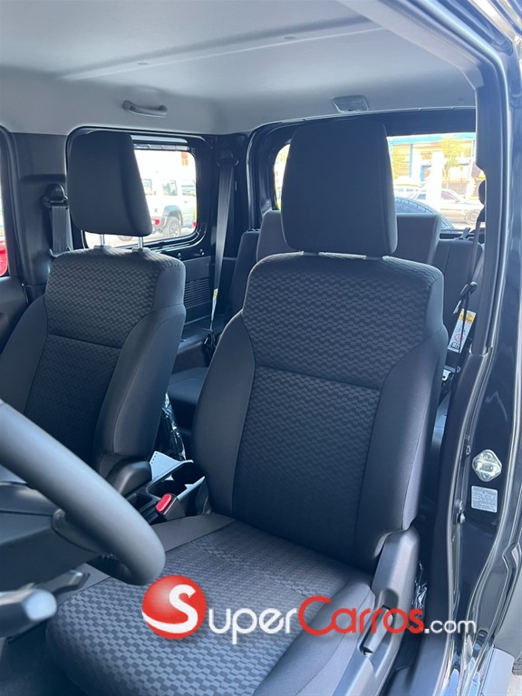 2027 Suzuki Jimny GLX — foto 3 / 5