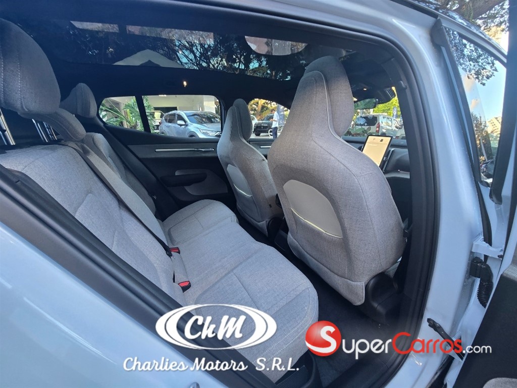 2025 Volvo EX30 — foto 10 / 12