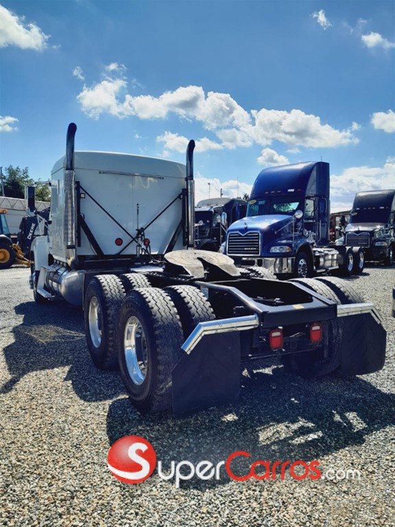2011 Mack CH 613 — foto 8 / 9