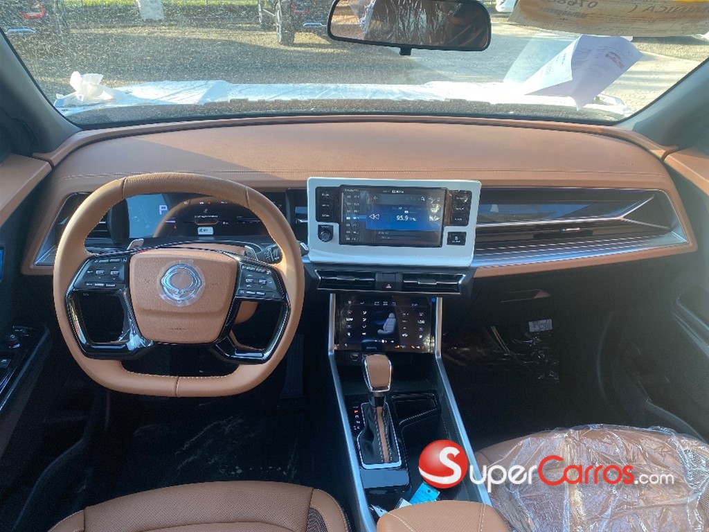 2025 KGM Torres ADVENTURE PLUS — foto 7 / 10