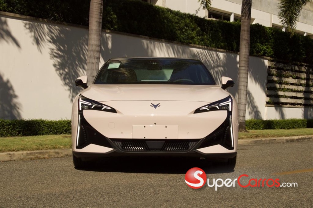 2024 Arcfox Alpha S5 — foto 2 / 8