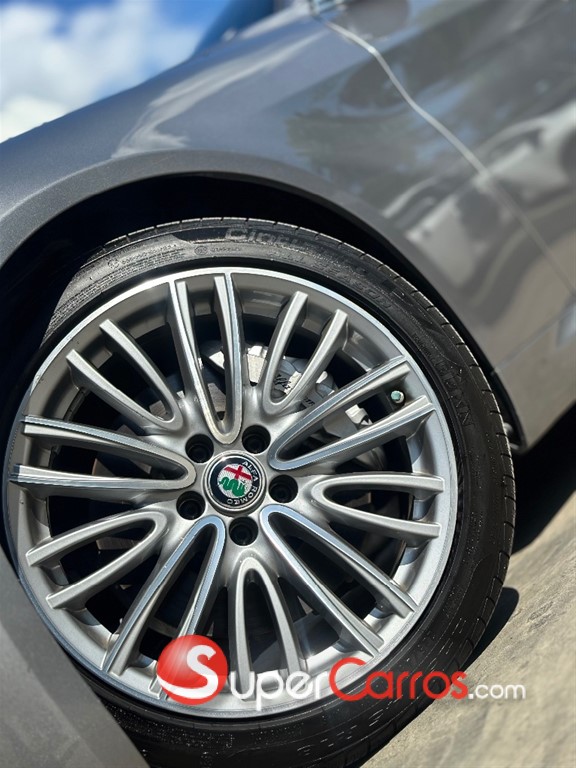 2019 Alfa Romeo Giulia Ti Lusso — foto 2 / 12