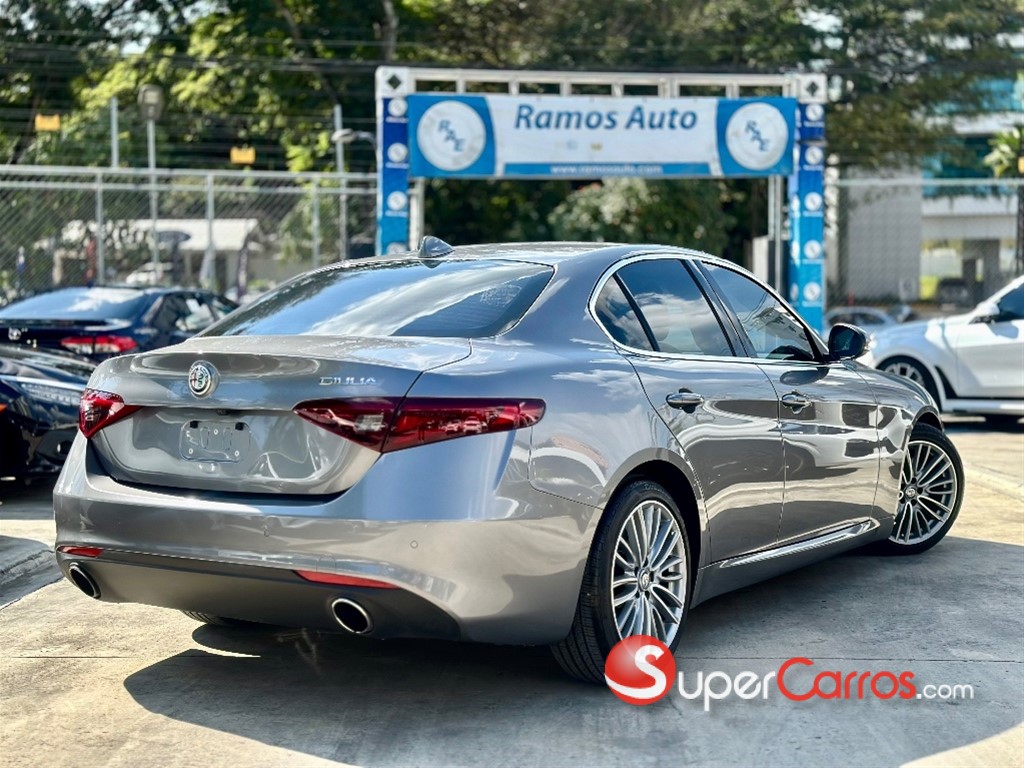 2019 Alfa Romeo Giulia Ti Lusso — foto 3 / 12