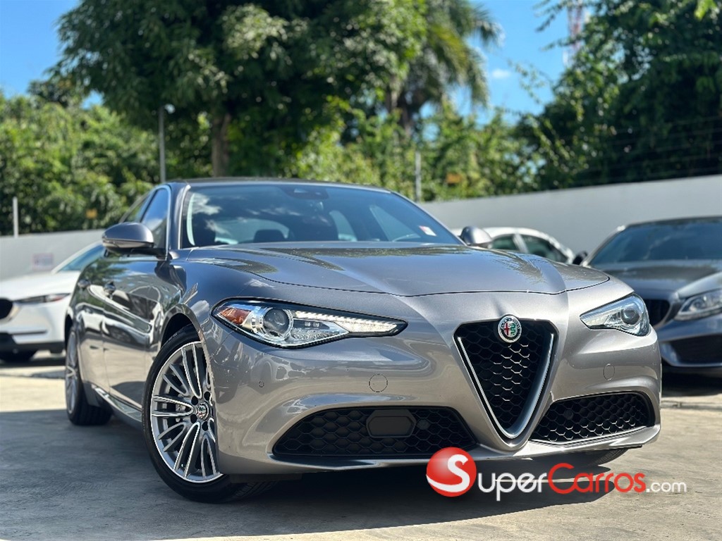 2019 Alfa Romeo Giulia Ti Lusso — foto 5 / 12