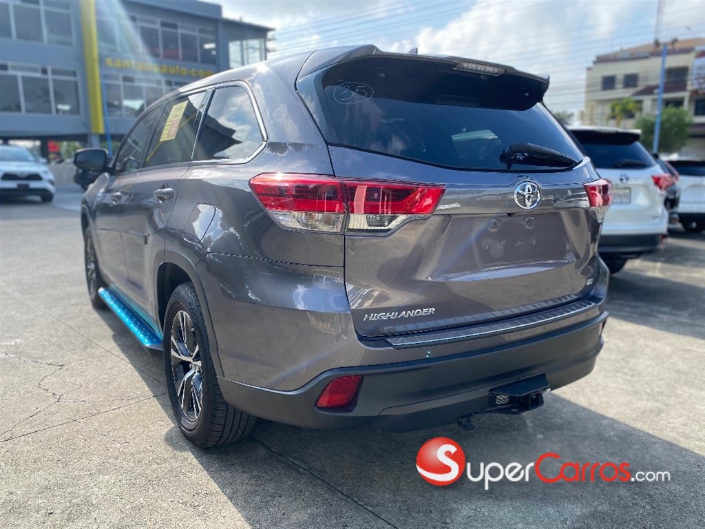 2019 Toyota Highlander LE Plus — foto 5 / 8