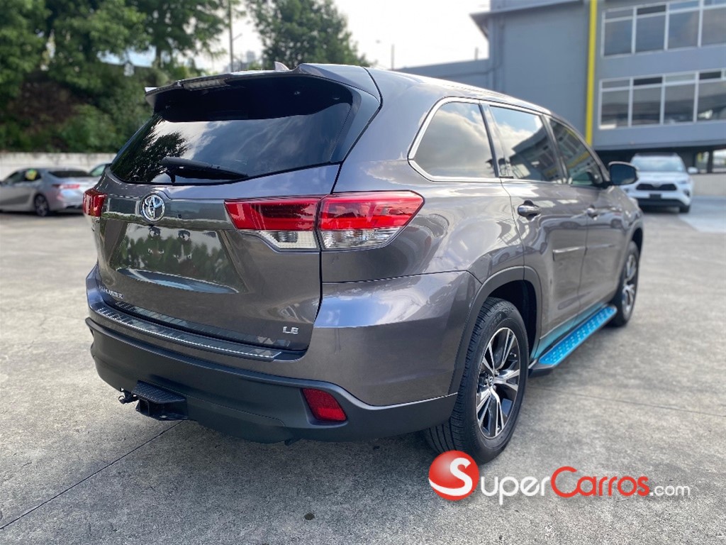 2019 Toyota Highlander LE Plus — foto 6 / 8
