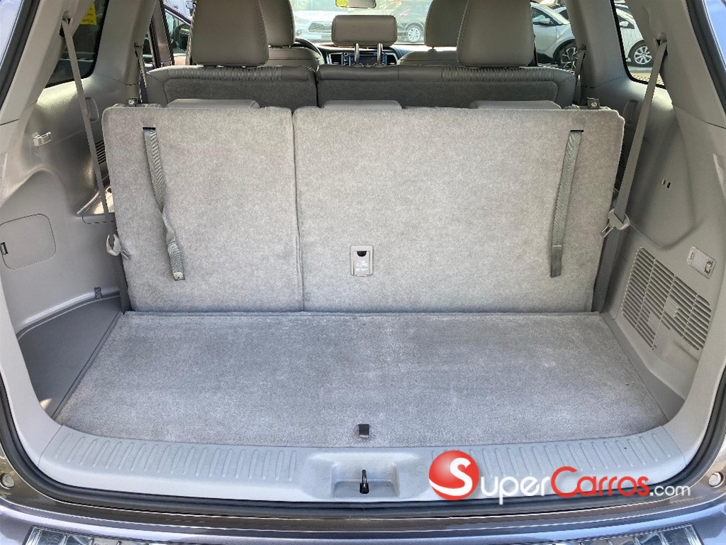 2019 Toyota Highlander LE Plus — foto 7 / 8