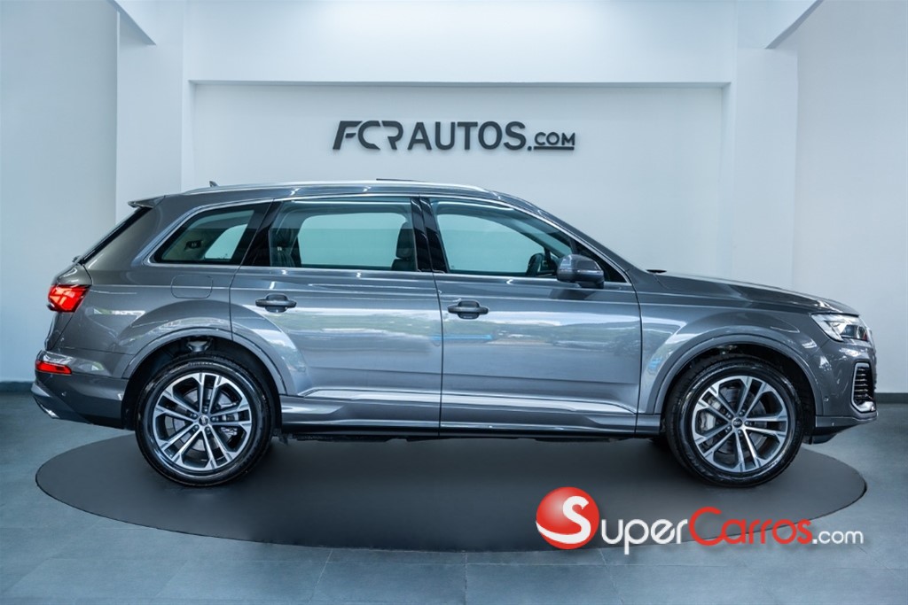 2025 Audi Q7 45 TFSI Quattro Design Plus — foto 2 / 12